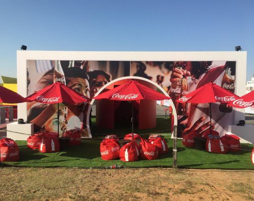 Зона для отдыха гостей на площадке Coca-Cola на Всемирных летних играх Специальной Олимпиады 2019